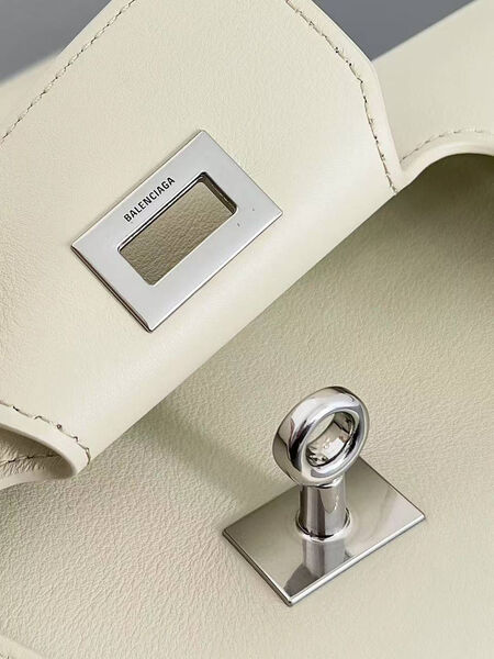 Сумка Balenciaga Bel Air женский кожа белый 182442-5