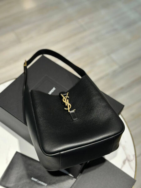 Сумка Saint Laurent женский кожа черный 175005-2