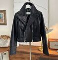 Куртка Saint Laurent женский кожа черный 196526-1