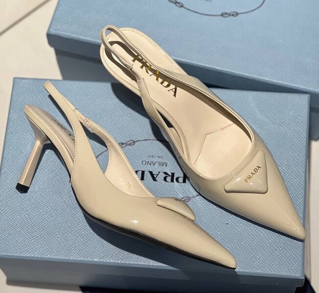 Туфли Prada женский кожа бежевый 137482