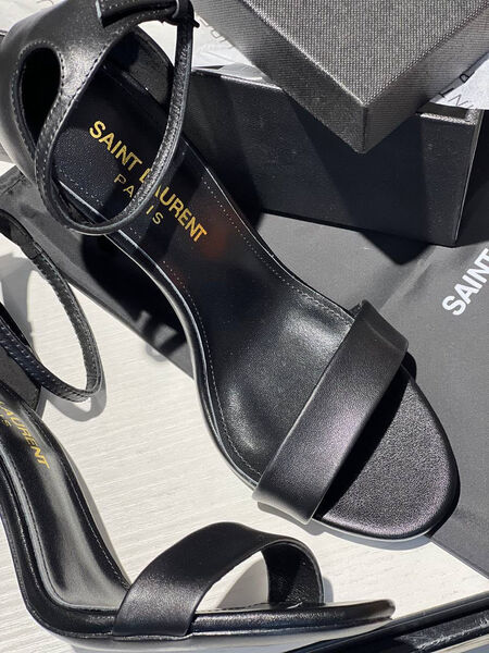 Босоножки Saint Laurent женский кожа черный 105219-3