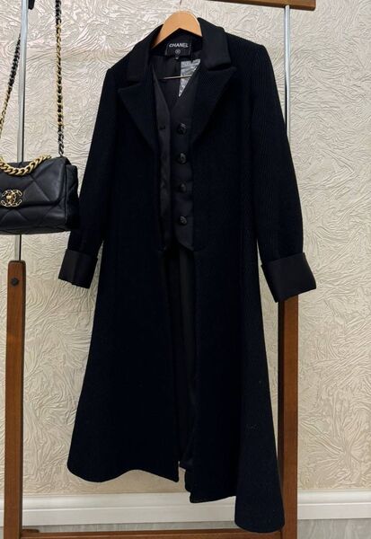 Пальто с жилетом Chanel женский черный 141094