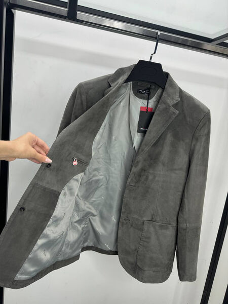Мужская куртка Kiton мужской замша графитовый 195993-2