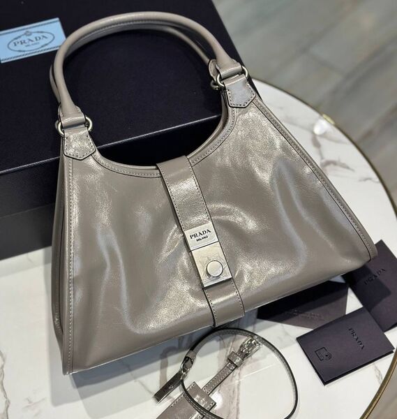 Сумка Prada женский кожа графитовый 187553