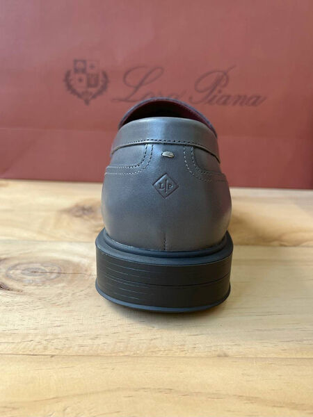 Мужские лоферы Loro Piana мужской кожа графитовый 135771-6