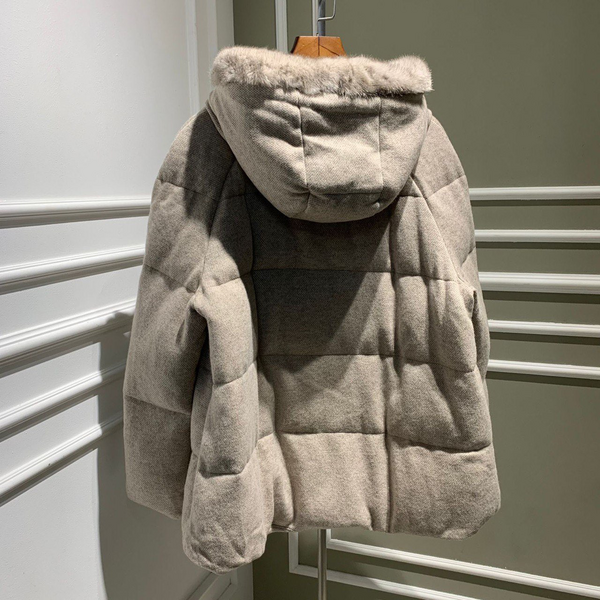 Пуховик Loro Piana женский бежевый 62821-5