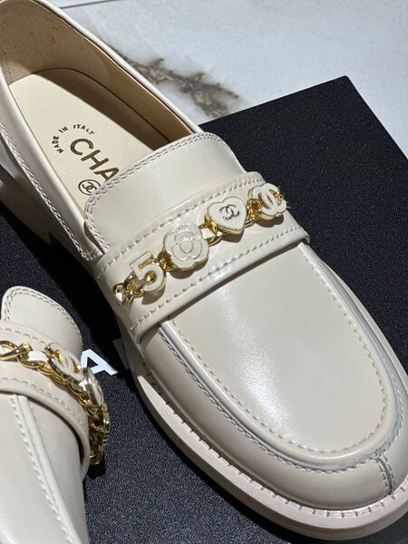 Лоферы Chanel женский кожа белый 156123-3
