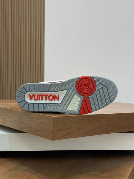Мужские кроссовки Louis Vuitton мужской кожа swift черный,белый 157935-6