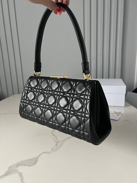 Сумка Christian Dior женский кожа черный 129802-10