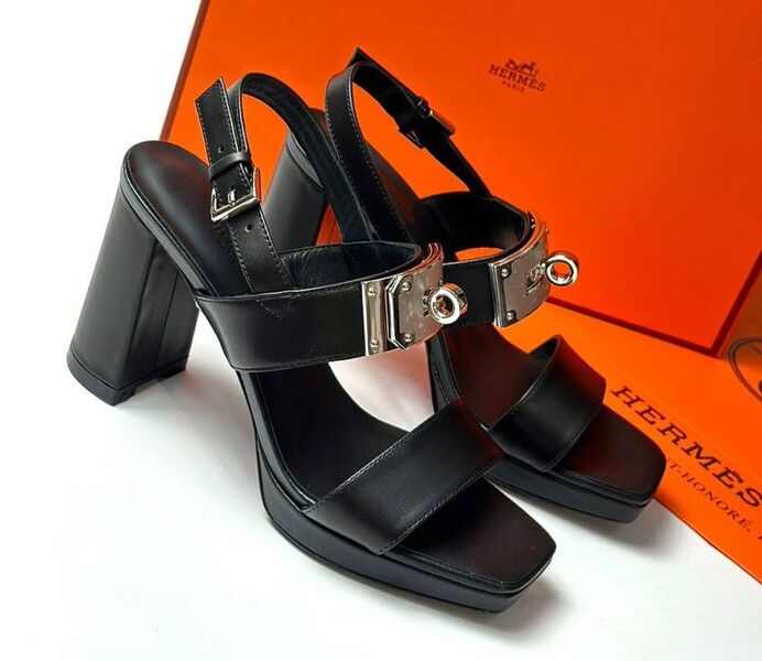 Босоножки Hermès женский кожа черный 149099