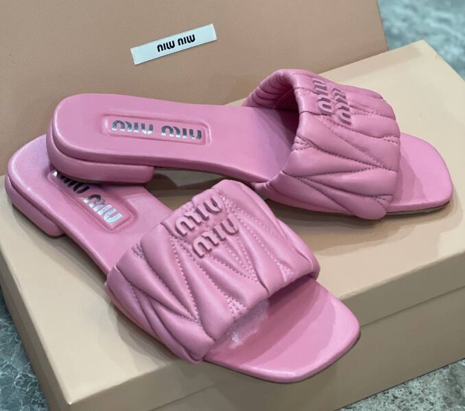 Шлепки Miu Miu женский кожа розовый 107089