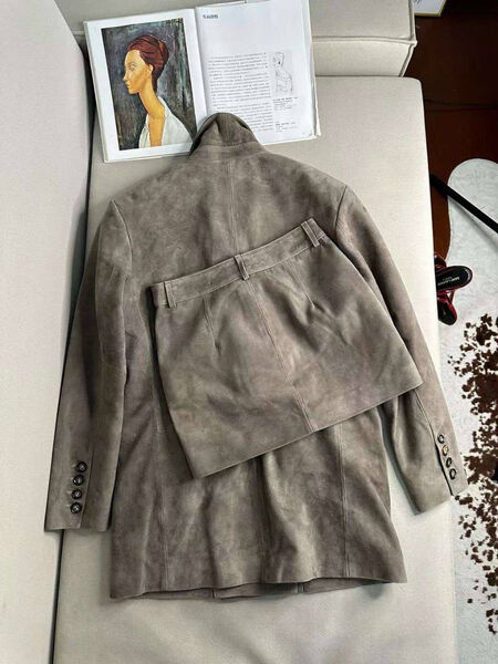 Пиджак Saint Laurent женский замша 161453-5