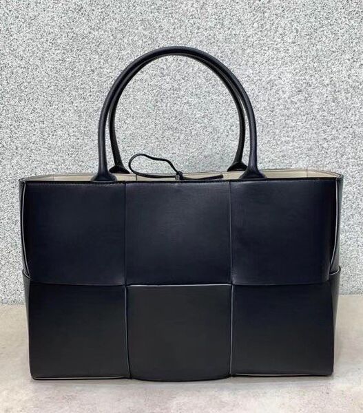 Сумка Bottega Veneta женский кожа черный 72429