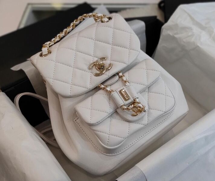 Рюкзак Chanel женский кожа белый 97233