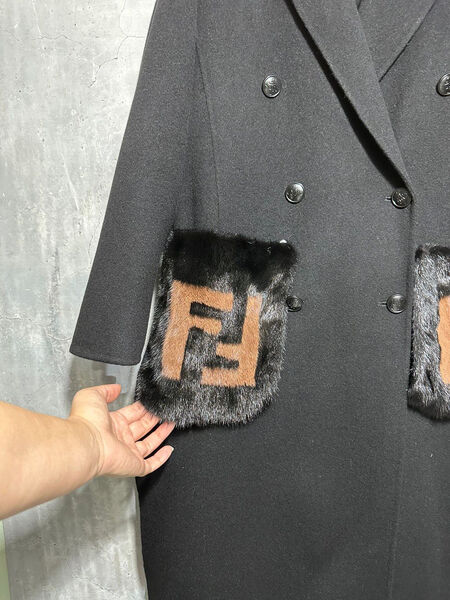 Пальто Fendi женский черный 125658-3