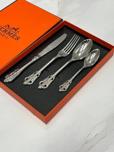 Набор столовых приборов Hermès металл серебристый u4711593-1