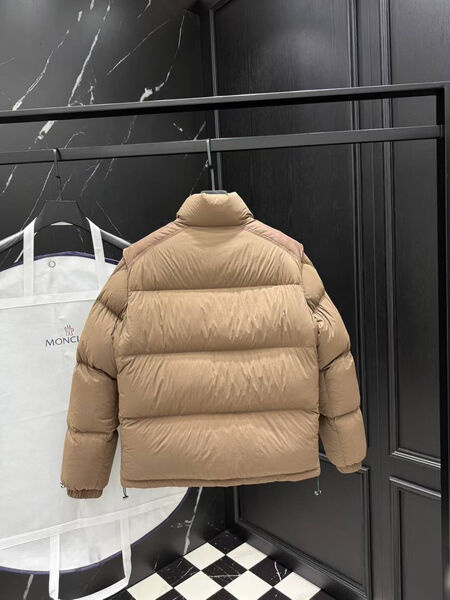 Мужской пуховик двухсторонний Moncler мужской болотный 200545-14