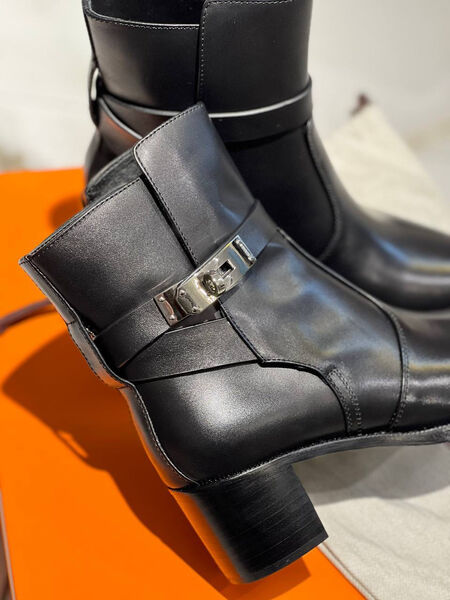 Ботильоны Hermès женский кожа черный 162836-3