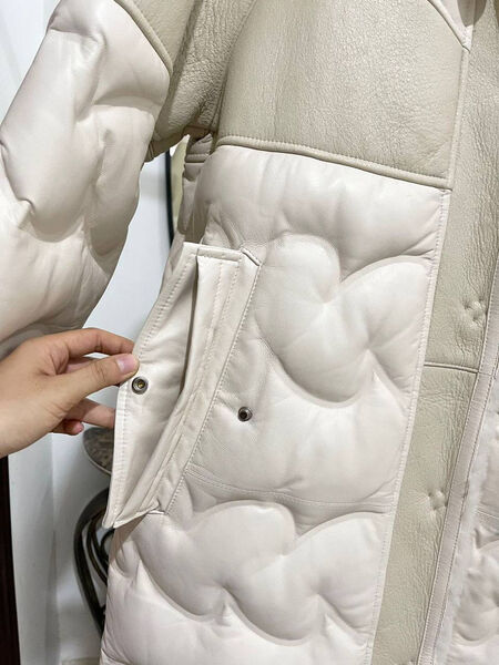 Пальто Loro Piana женский бежевый 168125-3