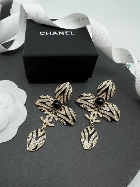 Серьги Chanel черный,белый 175851