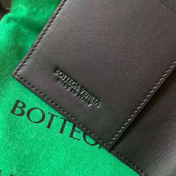Мужская обложка на паспорт Bottega Veneta мужской кожа черный 113493-6