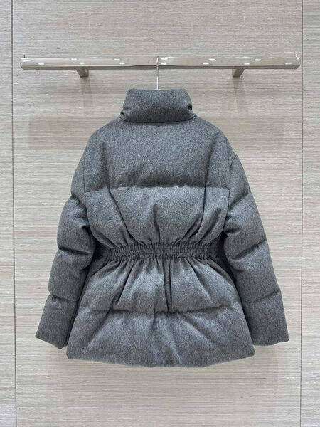 Пуховик Prada женский графитовый 201940-2