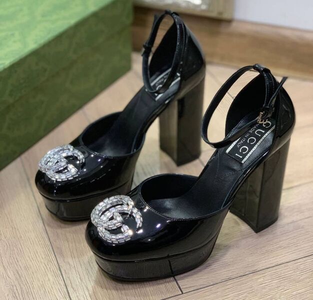 Туфли Gucci женский кожа черный 136110