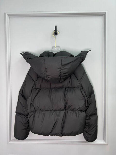 Пуховик Prada женский черный 127619-2