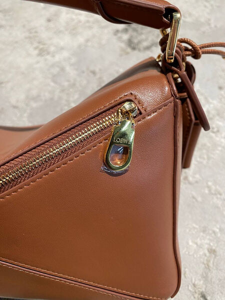 Сумка Loewe женский кожа 194893-4