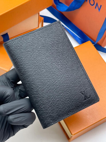 Мужская обложка на паспорт Louis Vuitton мужской кожа черный 105312-4