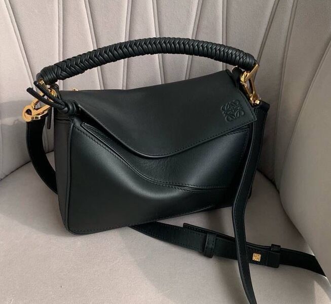Сумка Loewe женский кожа черный 156070