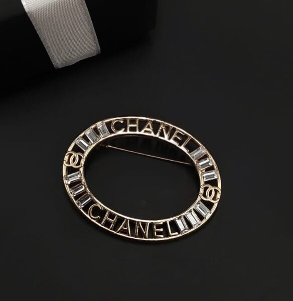 Брошь Chanel 10452