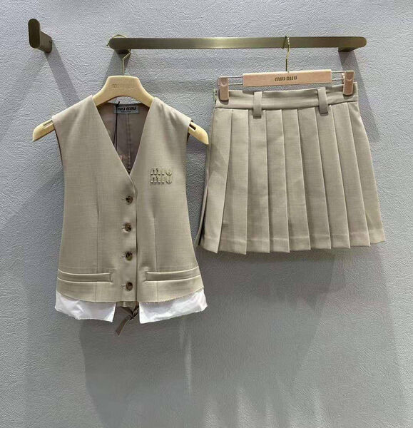 Жилет Miu Miu женский бежевый 143249-5