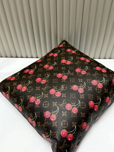Подушка Louis Vuitton канва коричневый T750111-1-5