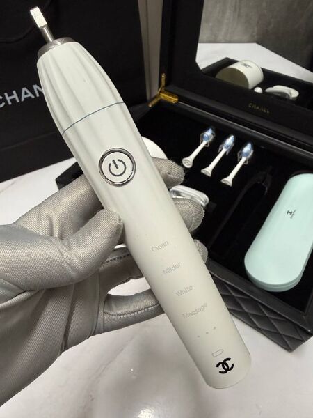 Электрическая зубная щетка Chanel белый f9421745-1-2