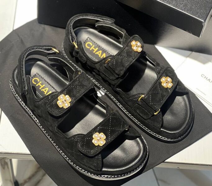 Сандалии Chanel женский замша черный 109672
