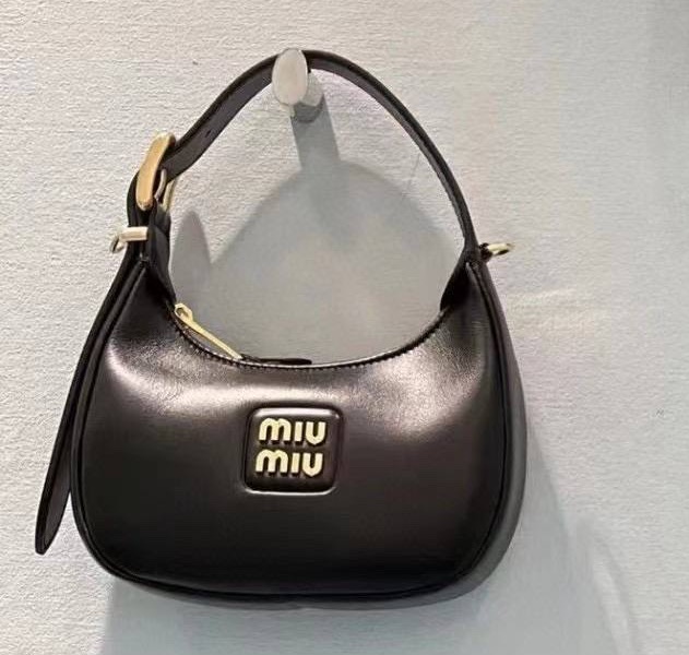 Сумка Miu Miu женский кожа черный 126472
