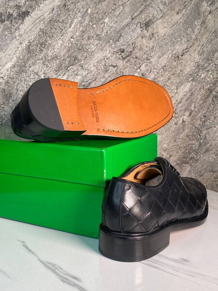 Мужские туфли Bottega Veneta мужской кожа черный 161430-5