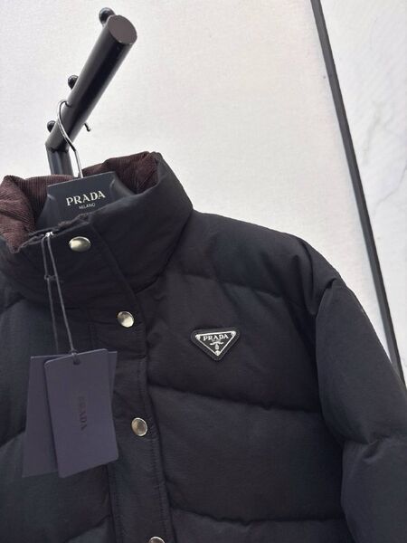 Пуховик куртка Prada женский черный 200273-10