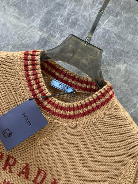 Свитер Prada женский вязаная ткань бежевый 158343-6