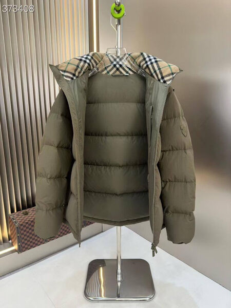 Мужской пуховик Burberry мужской болотный 198785-8