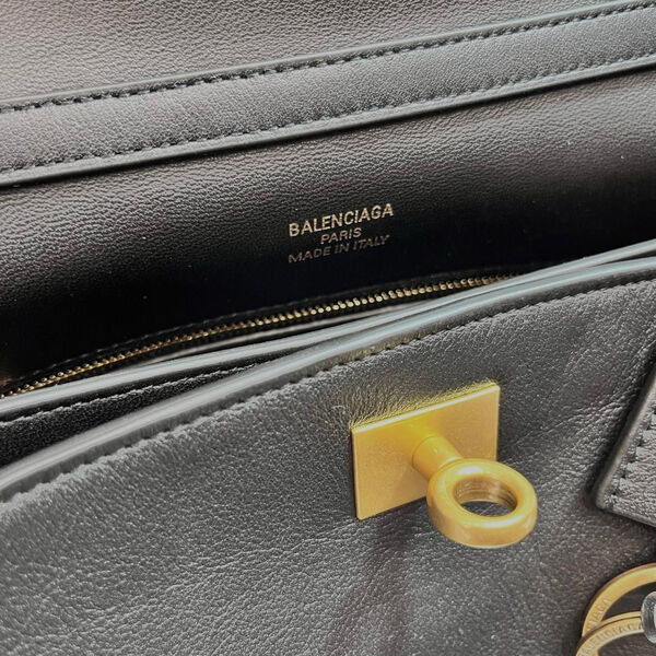Сумка Balenciaga Rodeo Mini женский кожа черный 147920-4