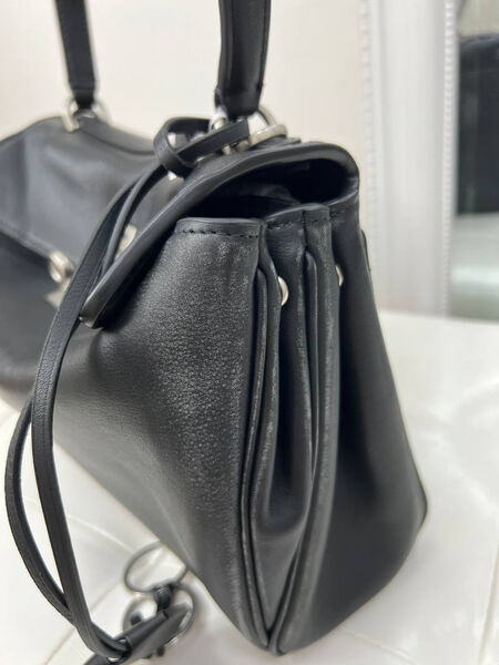 Сумка Balenciaga Rodeo женский кожа черный 152939-3