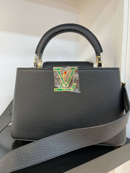 Сумка Louis Vuitton Capucines женский кожа графитовый 186158-2