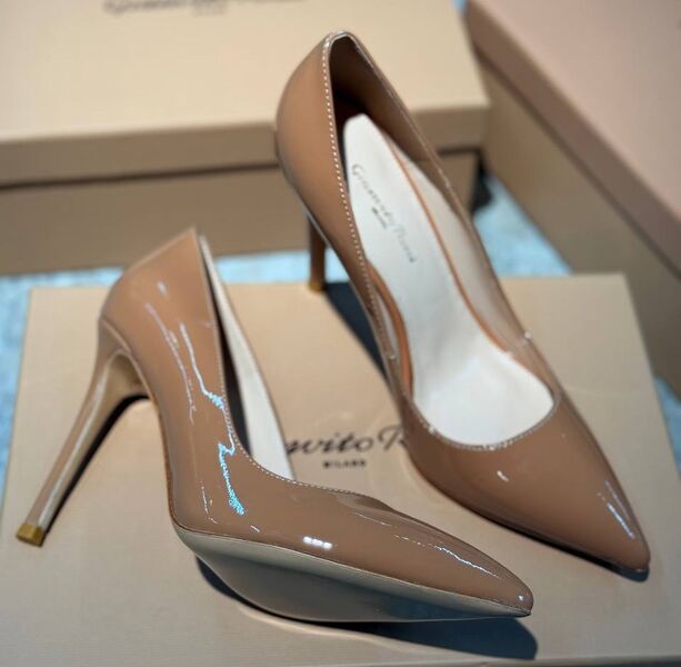 Туфли Gianvito Rossi женский кожа бежевый 192271