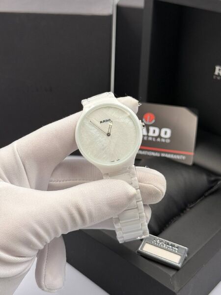 Женские часы Rado женский молочный v7603072-1