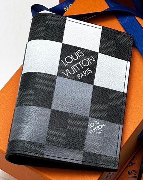 Мужская обложка на паспорт Louis Vuitton мужской канва черный 115312