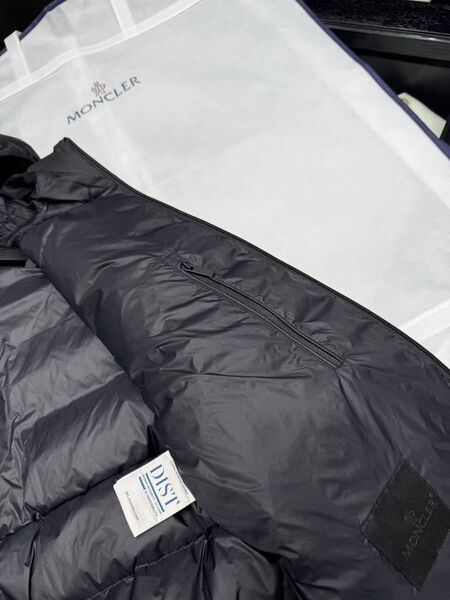 Мужской пуховик Moncler мужской черный 200557-7