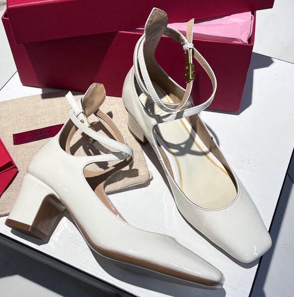 Туфли Valentino женский кожа белый 112131