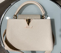 Сумка Louis Vuitton Capucines женский кожа белый 96645-1
